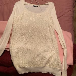 Long sleeve lace top.